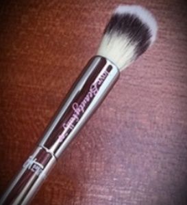 BRAND NEW IT COSMETIC BLENDING CONCEALER BRUSH